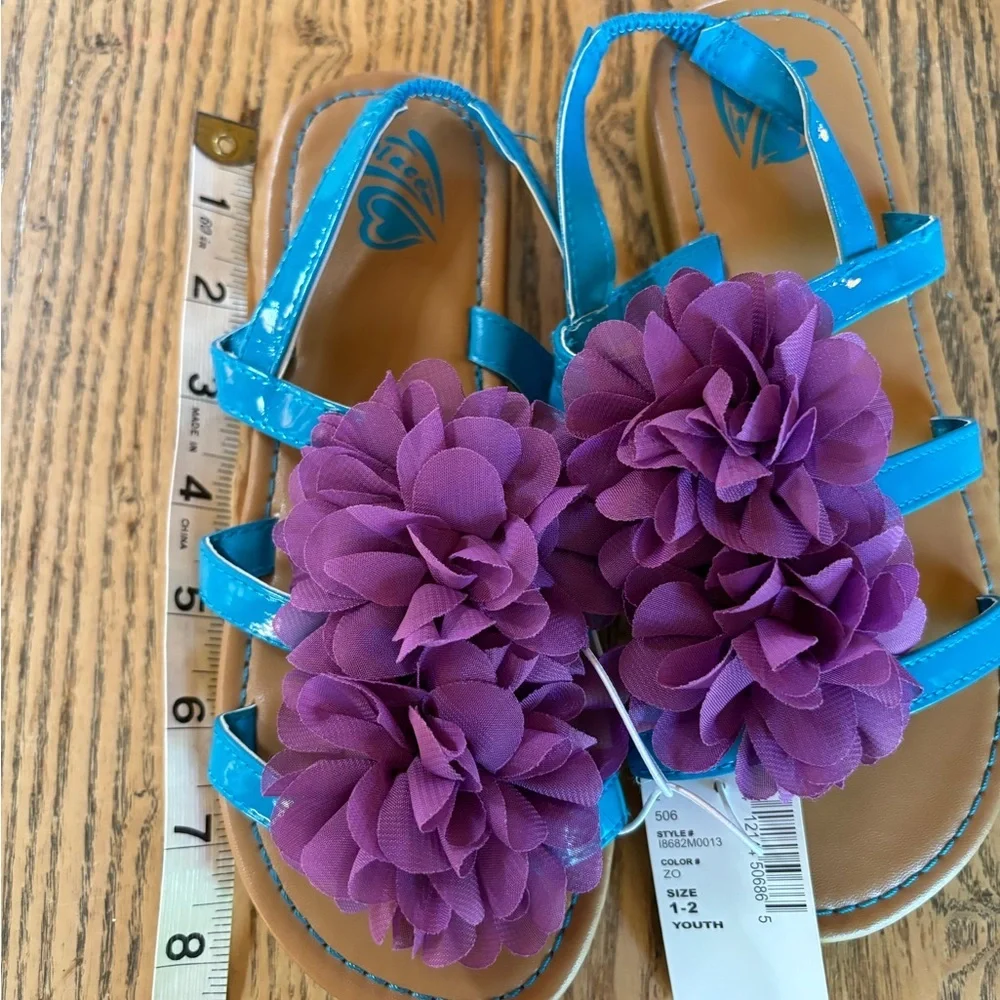 Children’s Place Girls Sandals Size 1 2 NEW